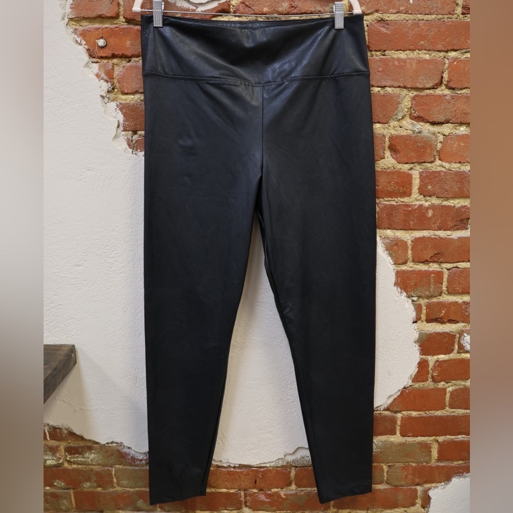 🌟BOSTON PROPER VEGAN LEATHER PANTS🌟